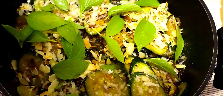 Zucchini mit Zitronenbasilikum
